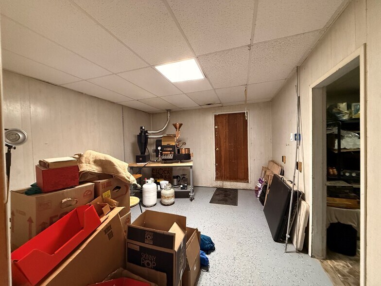 More Photos Of 130 W Main St, Westfield Flex For Sale