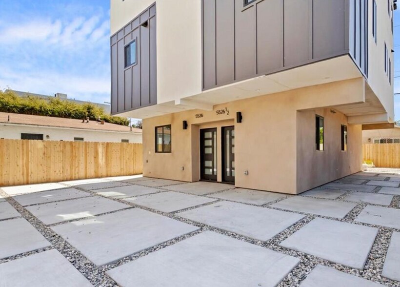 More Photos Of 5526 Blackwelder St, Los Angeles Apartments For Sale