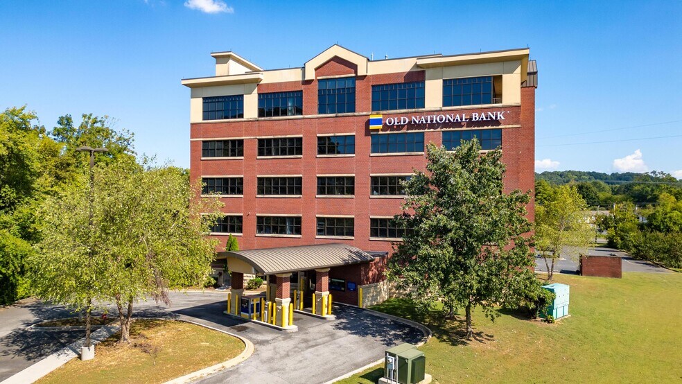 More Photos Of 3855 N Ocoee St, Cleveland Office For Sale