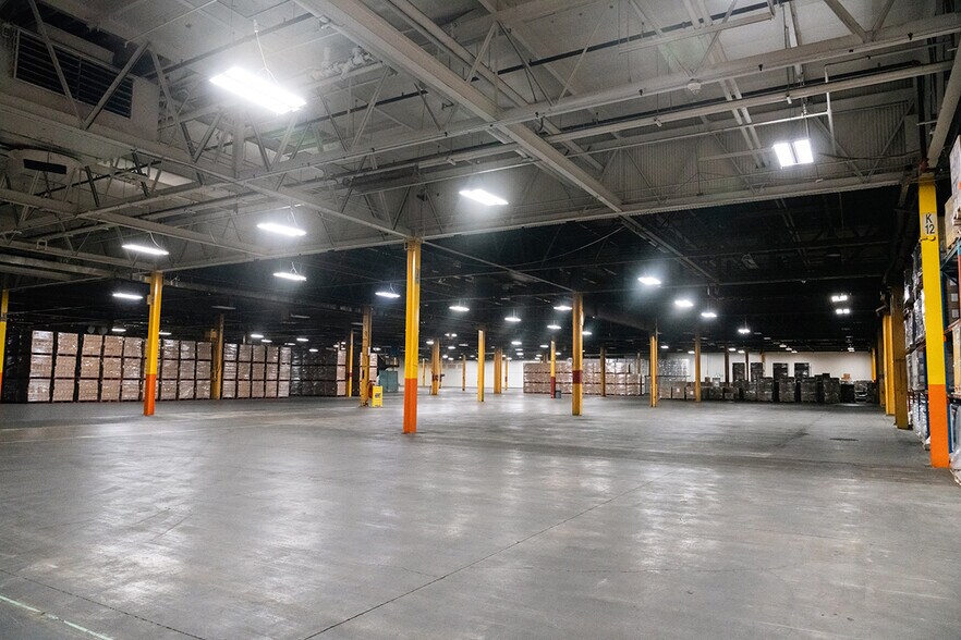 More Photos Of 450 Sherman Av N, Hamilton Industrial For Lease