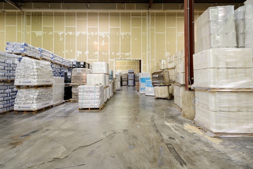 More Photos Of 6600 Cabot Dr, Glen Burnie Warehouse For Lease