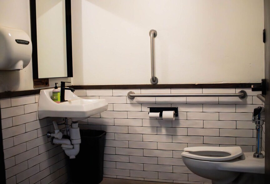 More Photos Of 68 Tonawanda St, Buffalo Apartments For Lease