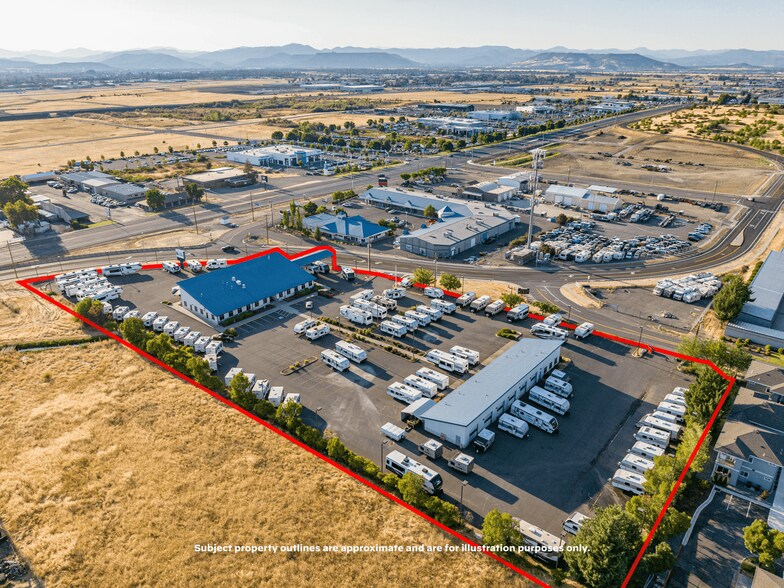 More Photos Of 3976 Crater Lake Ave, Medford Auto Dealership For Lease