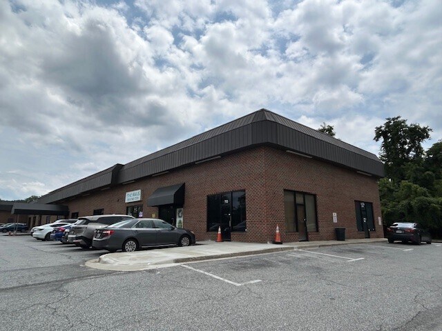 More Photos Of 713-741 Cady Dr, Fort Washington Storefront Retail Office For Lease