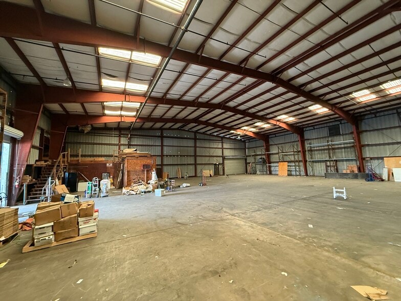 More Photos Of 627 Anchors St NW, Fort Walton Beach Warehouse For Sale
