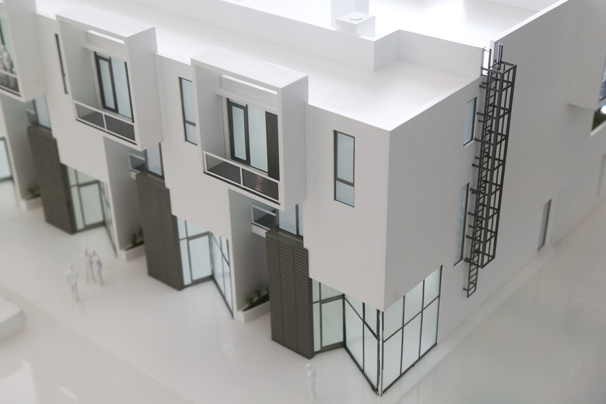 More Photos Of 1542 4th St, Sarasota Storefront Retail Office For Sale