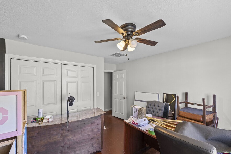 More Photos Of 7879 N Main St, Jonesboro Office Residential For Sale