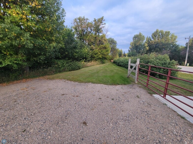 More Photos Of 547 Wall Ave, Horace Industrial For Sale