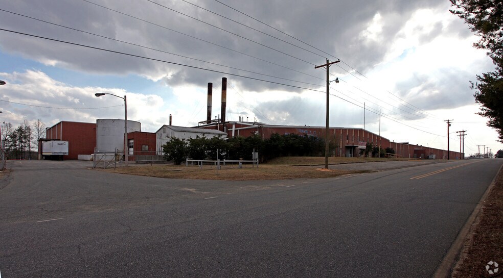 More Photos Of 1515 W Academy St, Cherryville Warehouse For Lease
