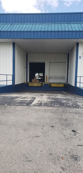 More Photos Of 5718 Corporation Cir, Fort Myers Warehouse For Lease