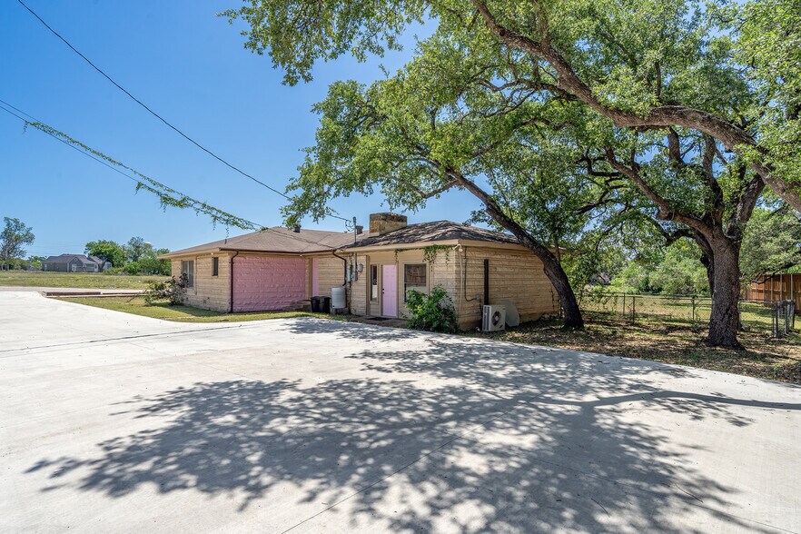 More Photos Of 1353 Main St, Liberty Hill Office For Sale
