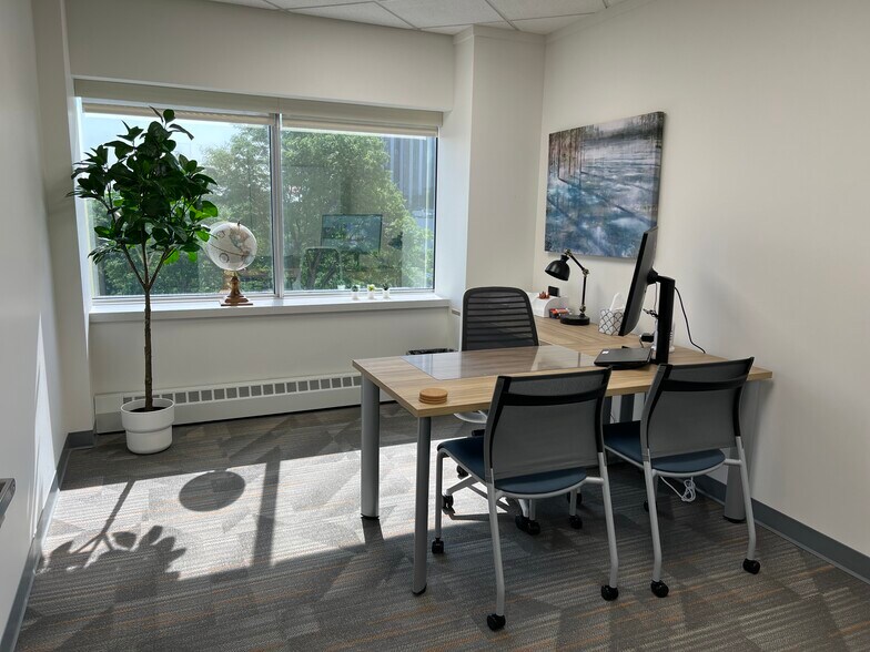 More Photos Of 801-803 W Big Beaver Rd, Troy Office For Lease
