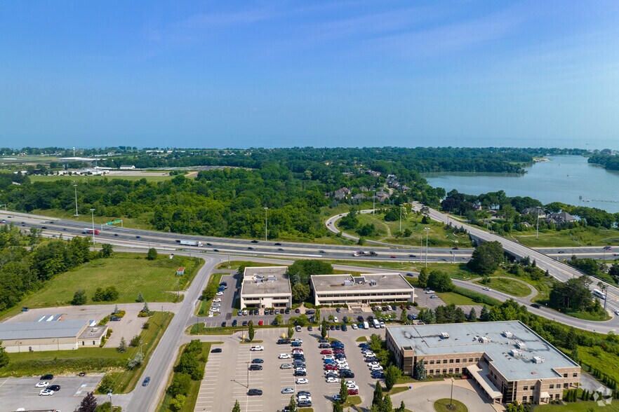 More Photos Of 110 Hannover Dr, St Catharines Office For Lease