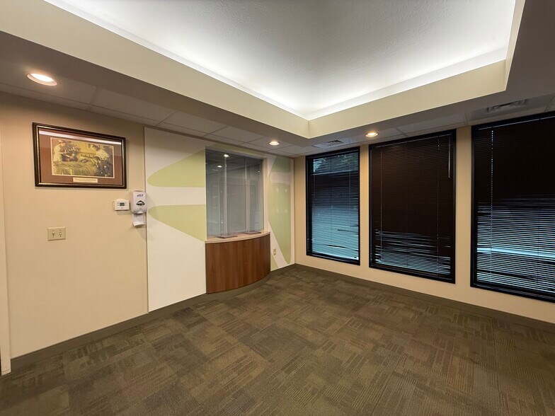 More Photos Of 1704 S Custer Rd, Monroe Medical For Sale