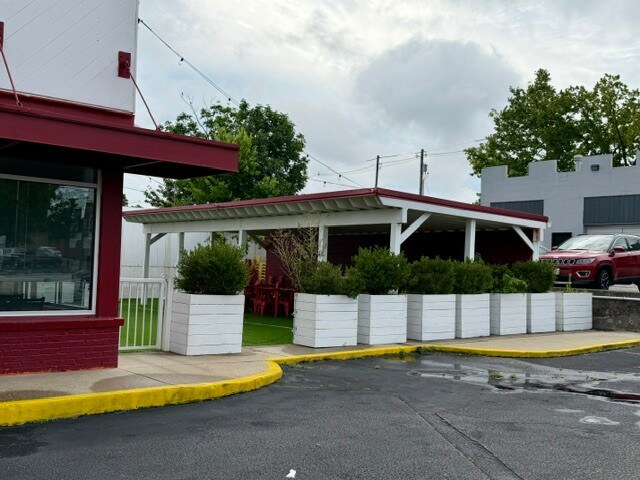 More Photos Of 10305 Taylorsville Rd, Louisville Restaurant For Sale