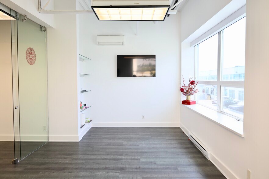 More Photos Of 628 E Kent Ave S, Vancouver Warehouse For Lease