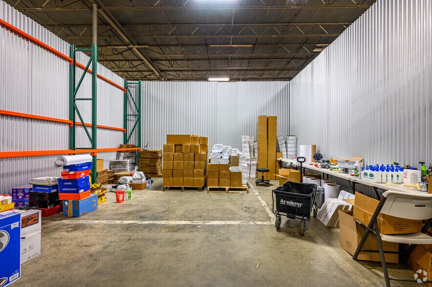 More Photos Of 4545 Spring Valley Rd, Farmers Branch Warehouse For Lease