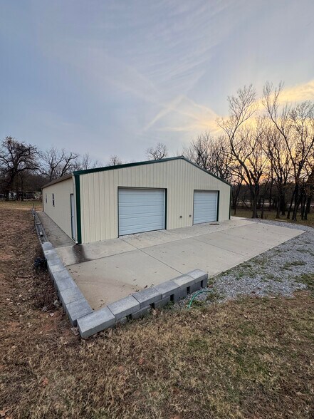 More Photos Of 12788 S Coltrane Rd, Edmond Warehouse For Lease