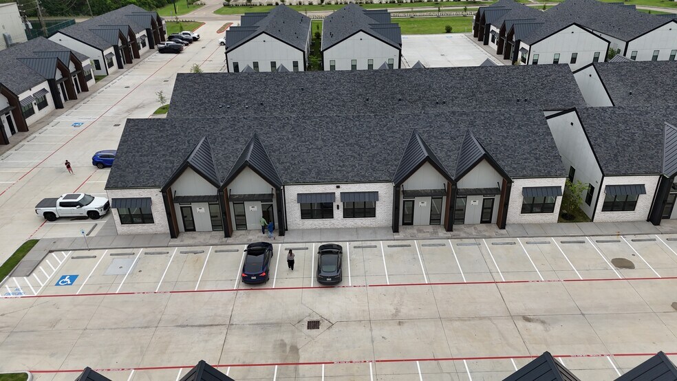 More Photos Of 1325 Main St, Katy Medical For Lease