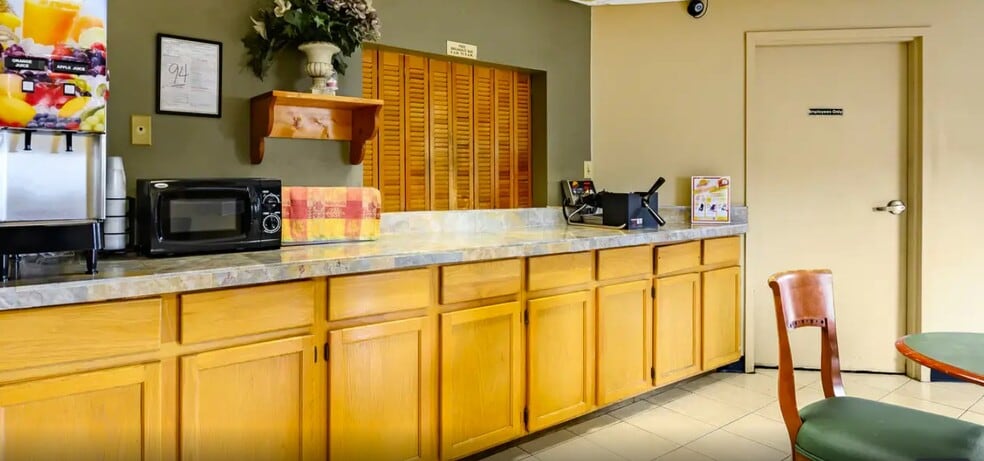 More Photos Of 1500 US Highway 72 E, Athens Hotel For Sale