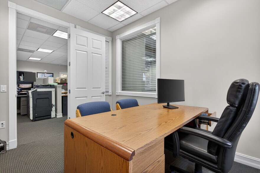 More Photos Of 5521 N University Dr, Coral Springs Office For Sale