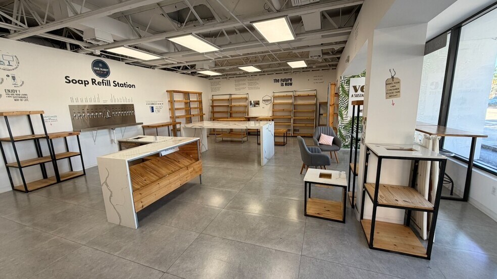 More Photos Of 2100-2104 E Oakland Park Blvd, Fort Lauderdale Freestanding For Lease