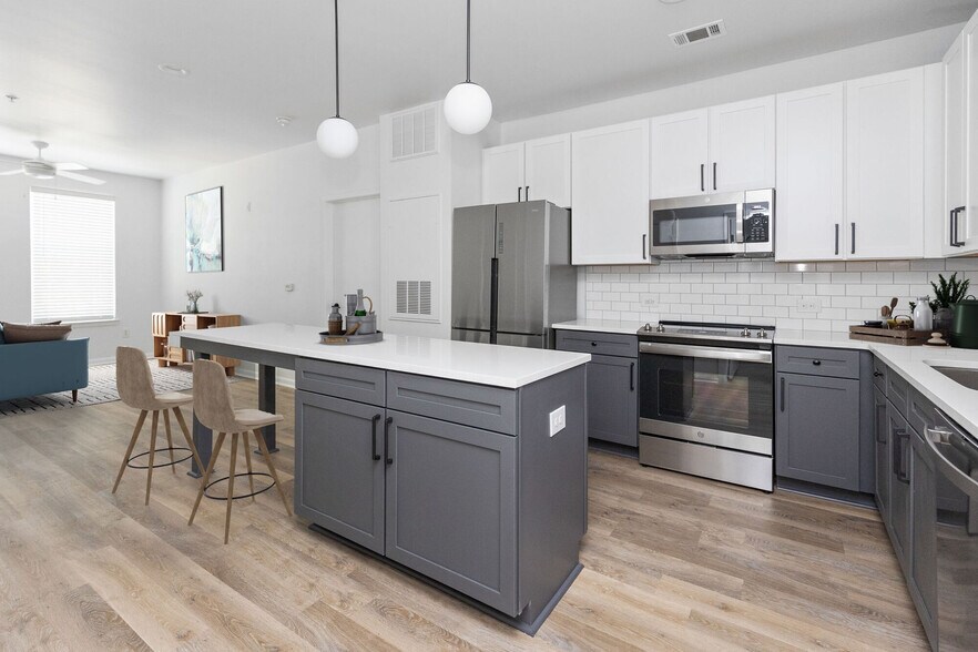 More Photos Of 725-735 Coleman Blvd, Mount Pleasant Apartments For Lease