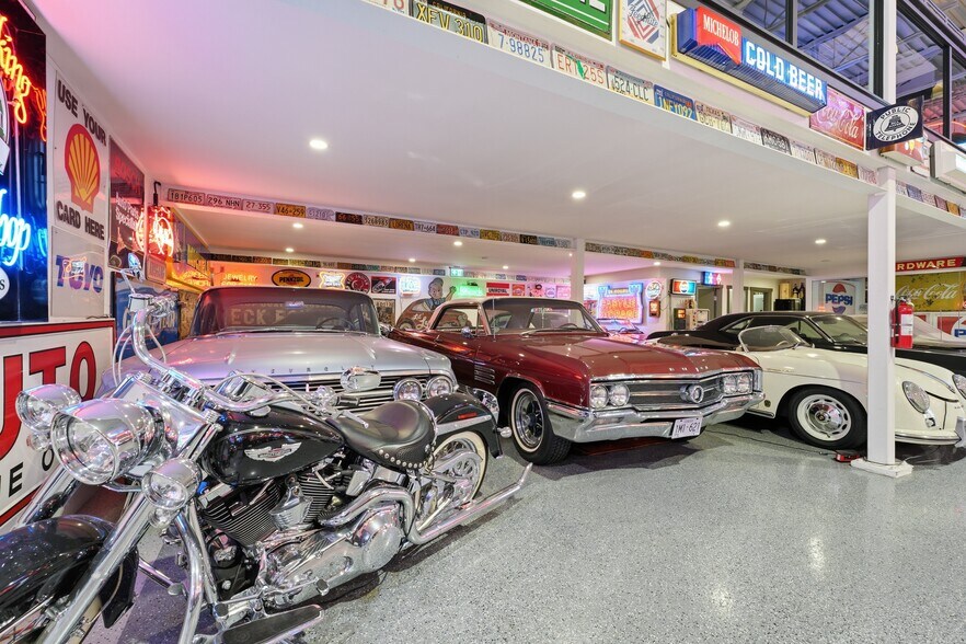 More Photos Of 935 Sherwood Ave, Coquitlam Warehouse For Sale