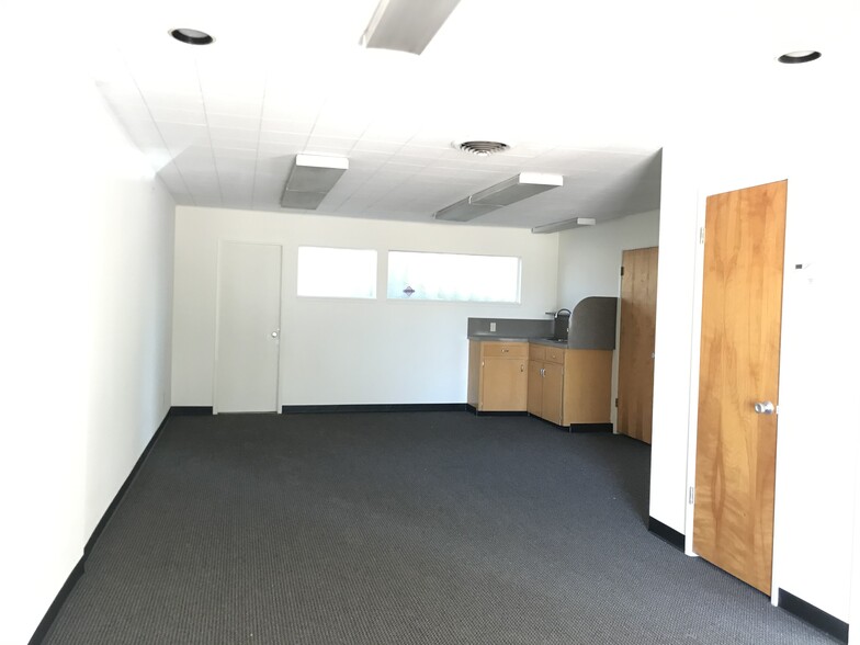 More Photos Of 250-270 E 7th St, Upland Medical For Lease
