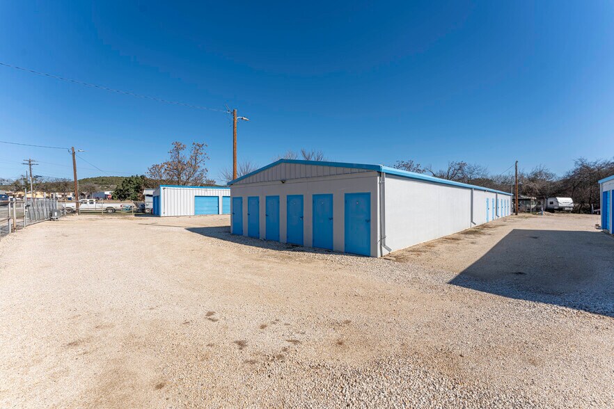 More Photos Of 1065 Market Hts, New Braunfels Self Storage For Sale
