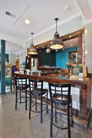 More Photos Of 310-312 E Hudson St, Columbus Freestanding For Sale