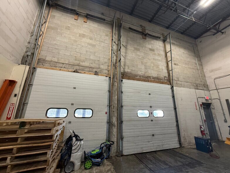 More Photos Of 12 Resnik Rd, Plymouth Light Manufacturing For Lease