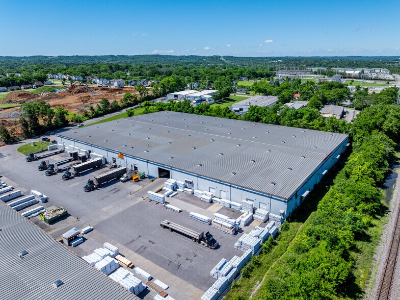 More Photos Of 225 Nesbitt Ln, Madison Unknown For Lease