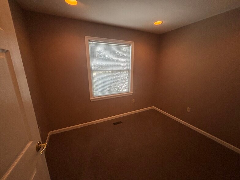 More Photos Of 845 Water St, Northumberland Medical For Sale