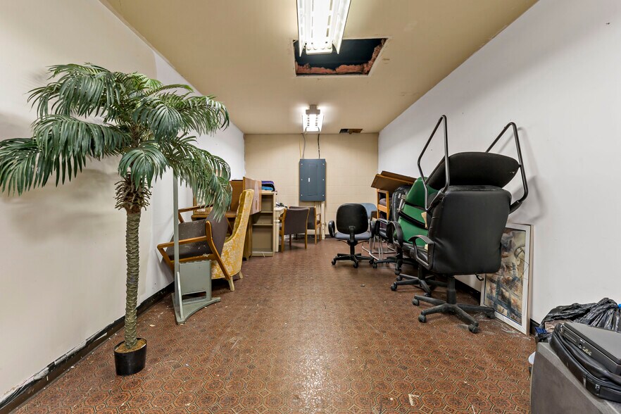 More Photos Of 7125 Saltsburg Rd, Pittsburgh Medical For Sale