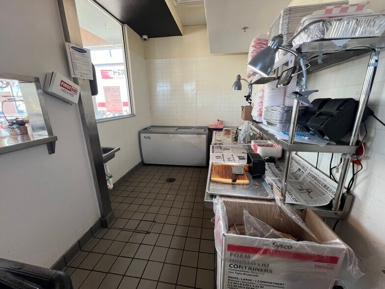 More Photos Of 7205 S Broadway Ave, Tyler Fast Food For Lease