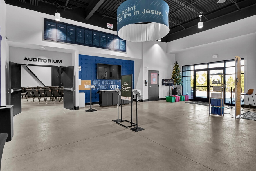 More Photos Of 155 Porters Neck Rd, Wilmington General Retail For Lease