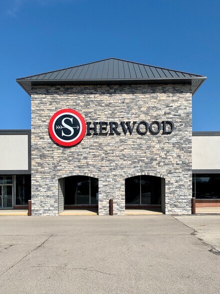 More Photos Of 900-982 N Market St, Troy Unknown For Lease