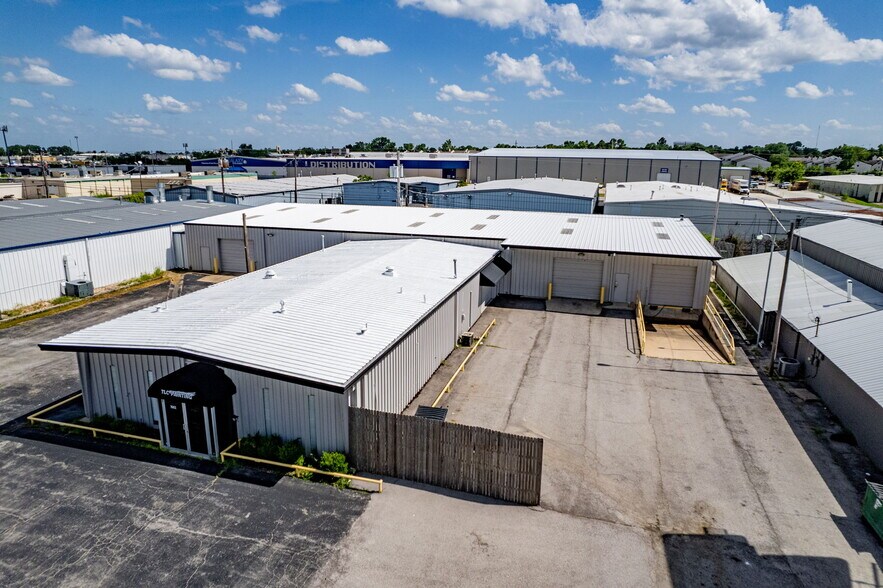 More Photos Of 7602 E 46th St, Tulsa Warehouse For Sale