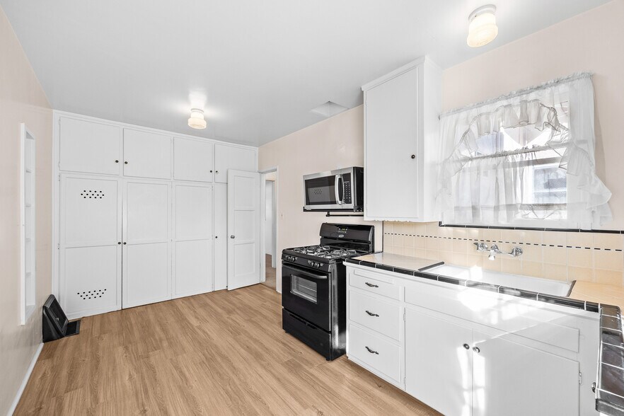 More Photos Of 1047 N San Gabriel Ave, Azusa Apartments For Sale