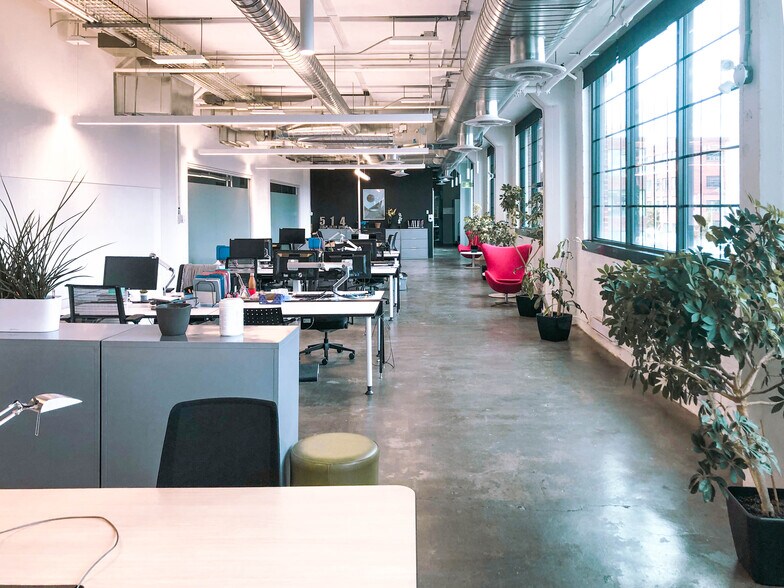 More Photos Of 6300 Av Du Parc, Montréal Office For Lease