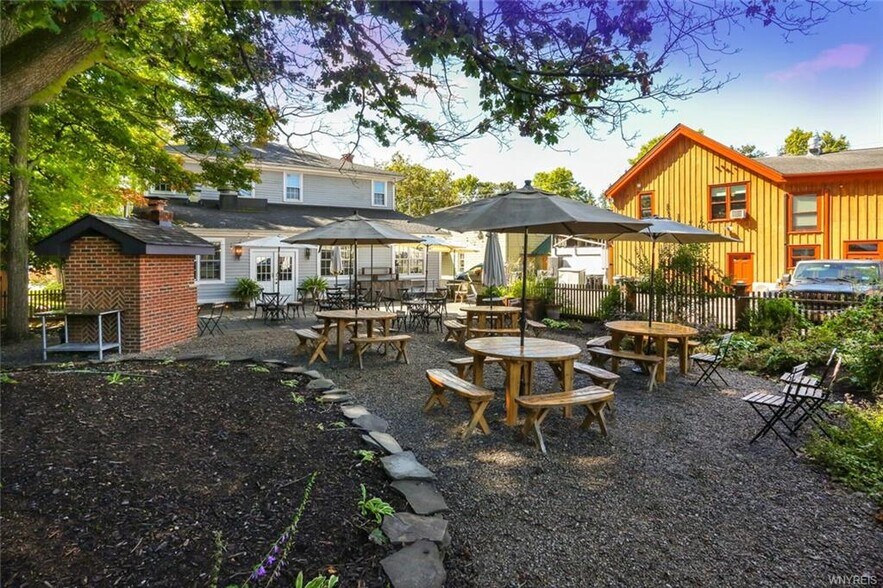 More Photos Of 644 Oakwood Ave, East Aurora Restaurant For Sale