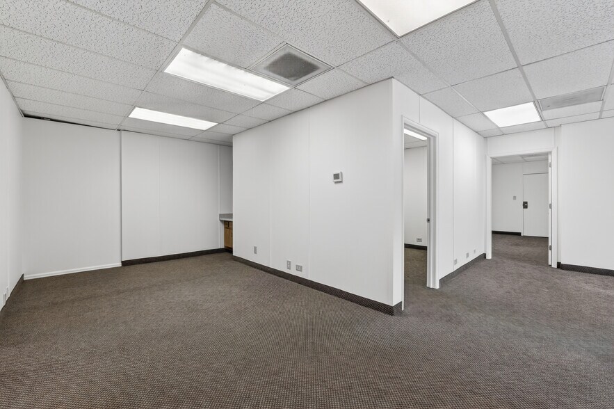 More Photos Of 441 Wadsworth Blvd, Lakewood Medical For Lease