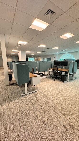 More Photos Of 350 W Cedar St, Pensacola Office Residential For Lease