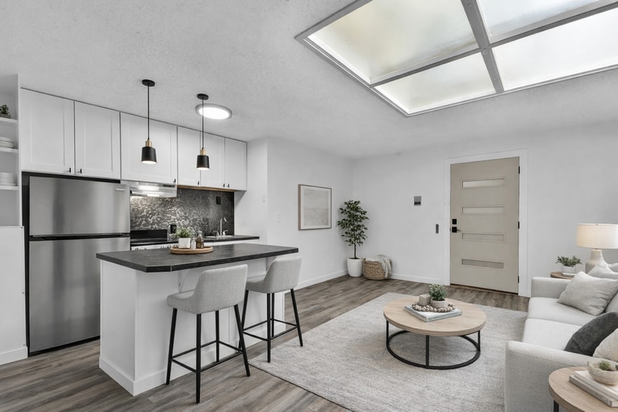 More Photos Of 1309-1311 1st St S, Nampa Storefront Retail Office For Sale