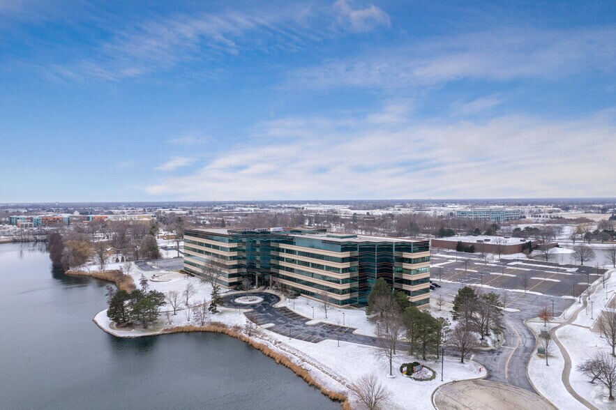 More Photos Of 1 Overlook Pt, Lincolnshire Unknown For Lease