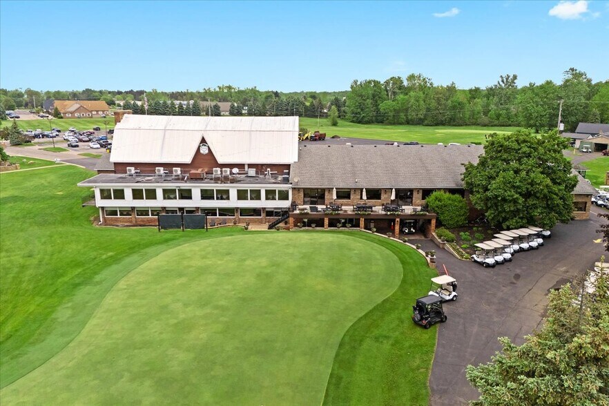 More Photos Of 9512 E Lippincott Blvd, Davison Golf Course Driving Range For Sale