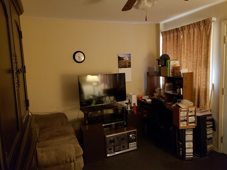 More Photos Of 145 S Main St, Jefferson Apartments For Sale