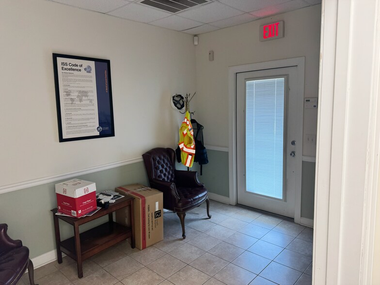 More Photos Of 107 Southern Blvd, Savannah Office For Lease
