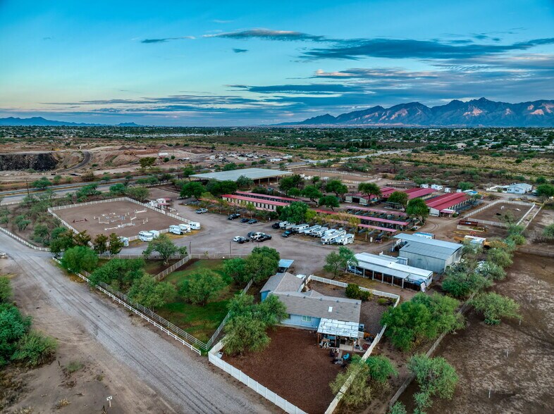 More Photos Of 9525 E Graf Ln, Tucson Horse Stables For Sale